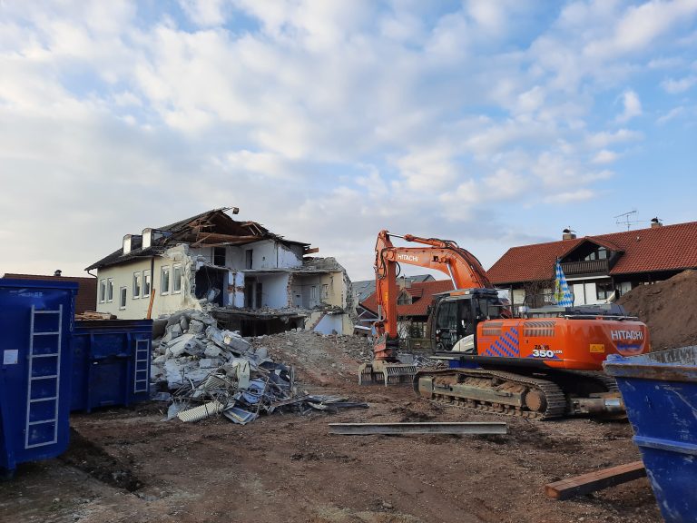 Abbruch Mehrfamilienhaus in Türkenfeld